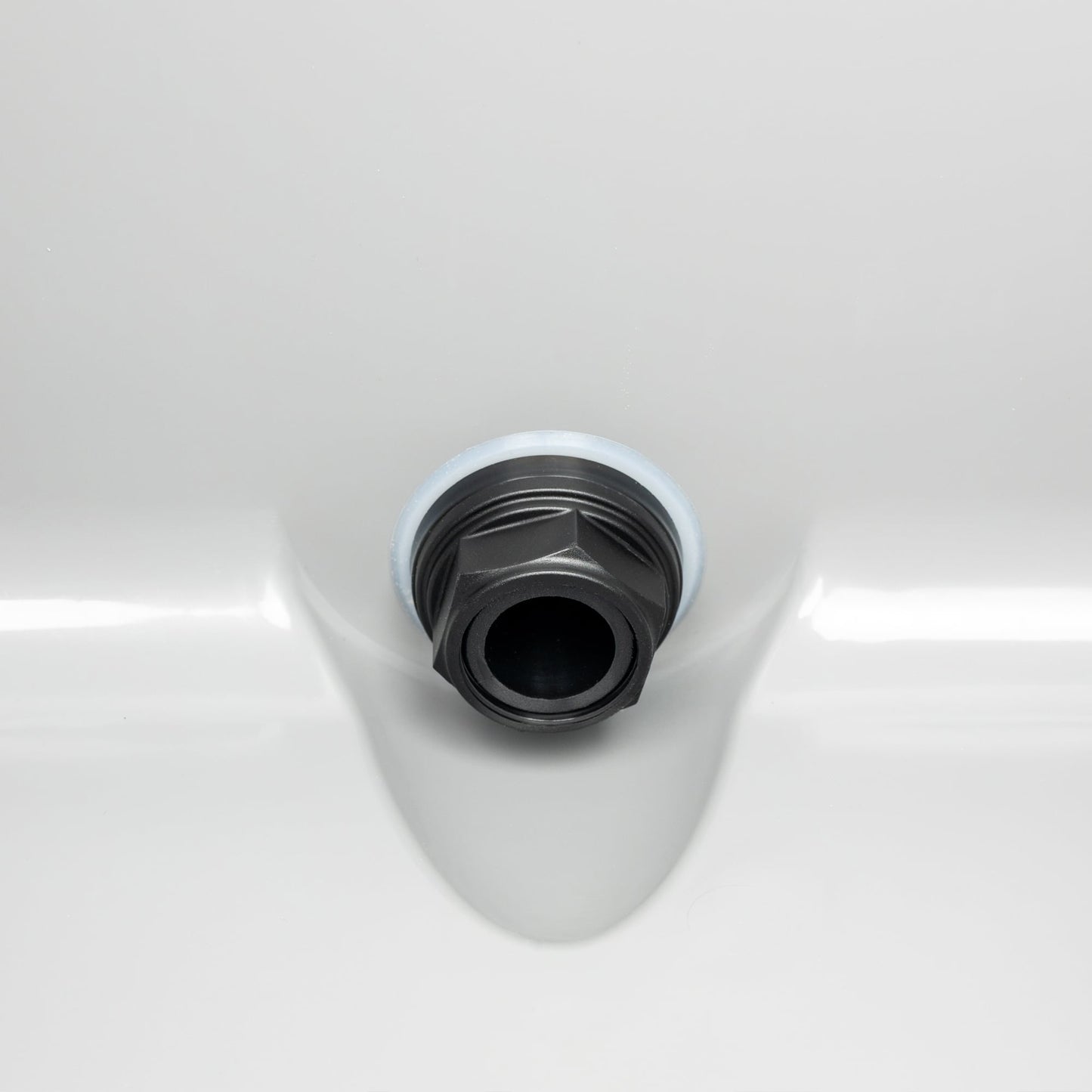 52 QT Ultra-Light Cooler Drain Plugs image 7