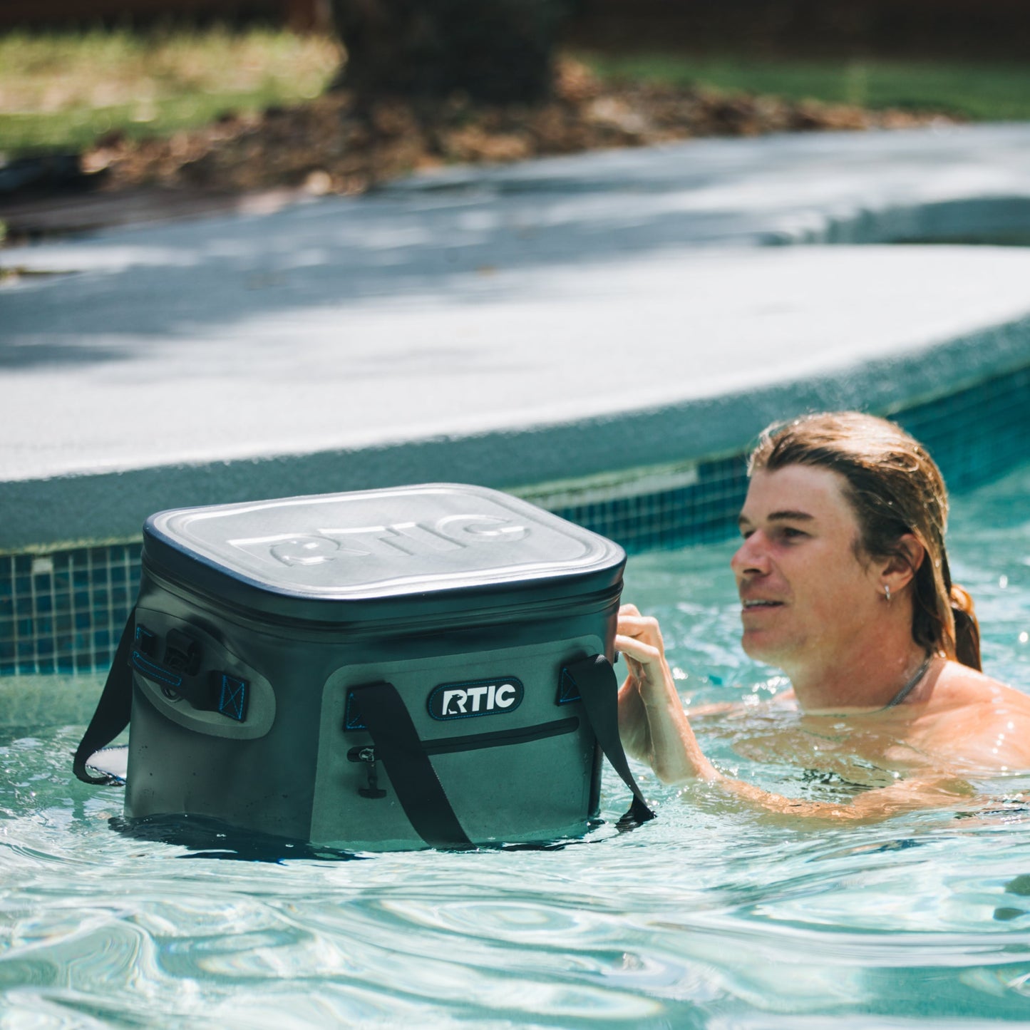 Ultra-Tough Soft Cooler image 15