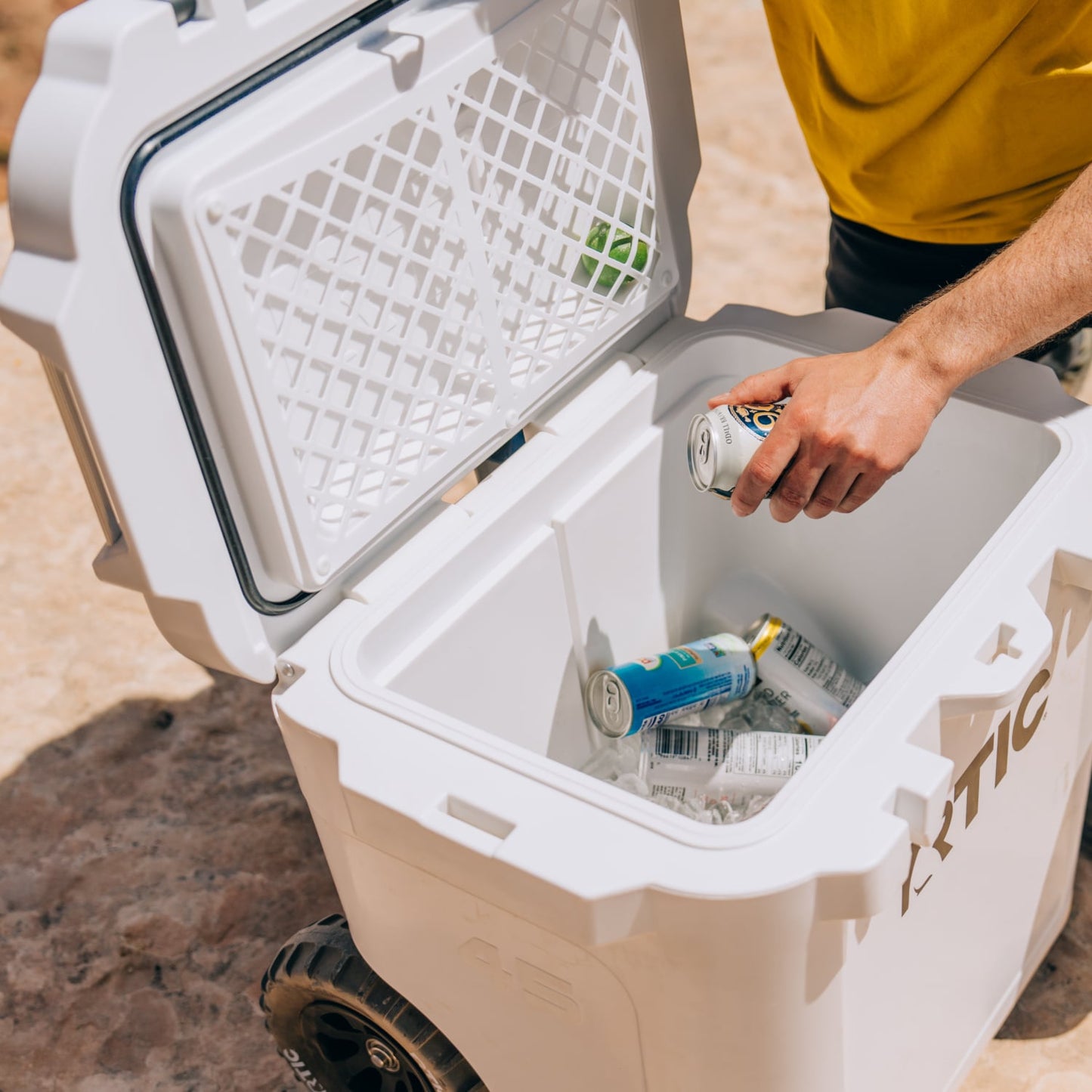45 QT Ultra-Tough Wheeled Cooler image 19